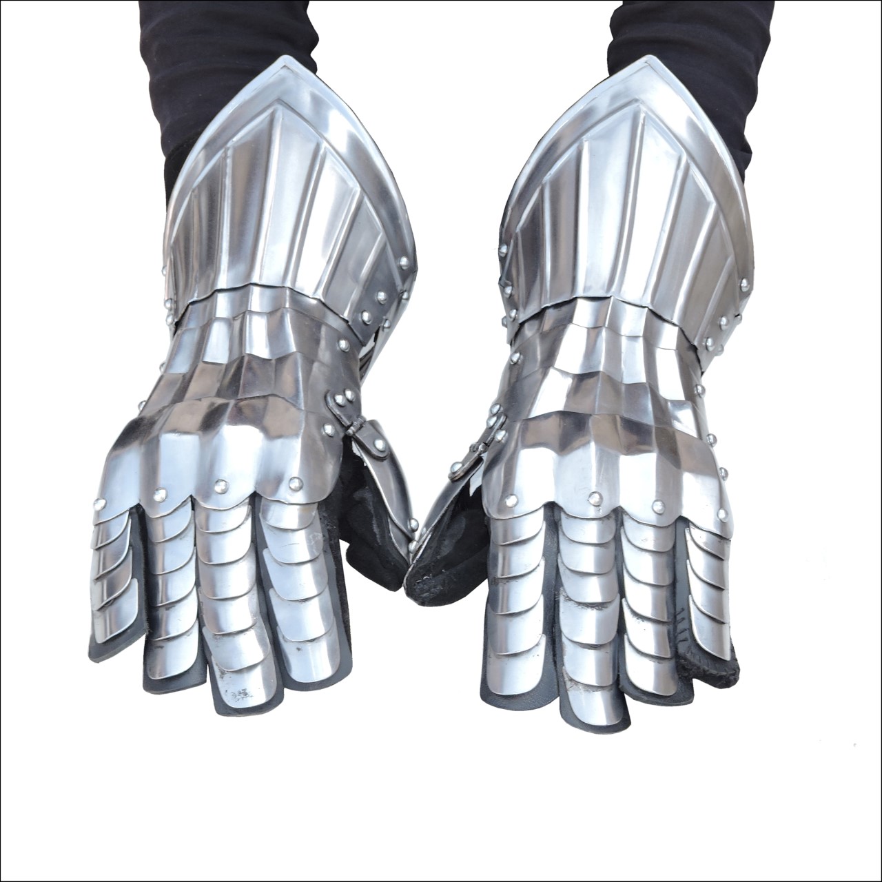 Medieval Knight Gothic Style Functional Articulated Gauntlets